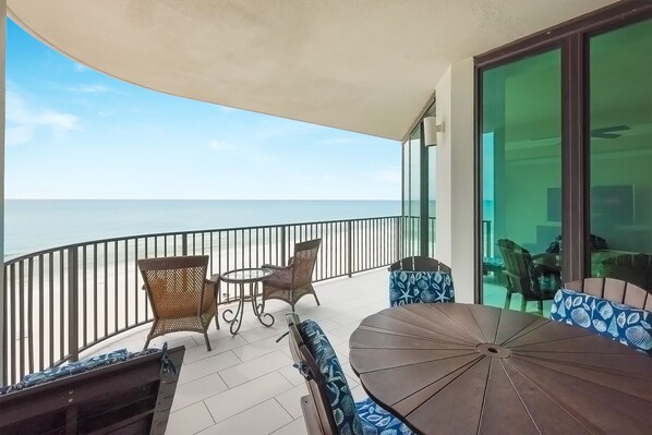 Outdoor dining - Picturesque Two-Bedroom Condo - Phoenix IX 707 (Orange Beach)