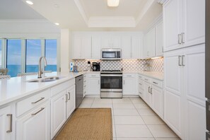 Køleskab, mikrobølgeovn, ovn, opvaskemaskine