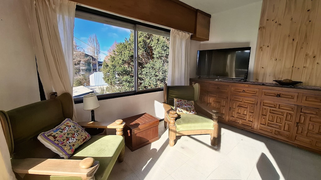Charming 2-bedroom Apartment In Cool San Carlos De Bariloche With Wifi - Neuquén