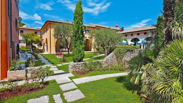 Property grounds - Residence La Filanda in Costermano With Pool (Costermano sul Garda)