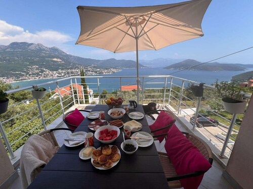 Spacious luxury villa with heated private pool & spectacular views of Boka bay