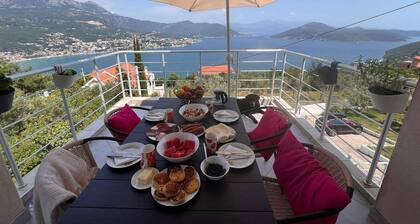 Spacious luxury villa with heated private pool & spectacular views of Boka bay
