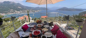 Spacious luxury villa with heated private pool & spectacular views of Boka bay