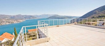 Spacious luxury villa with heated private pool & spectacular views of Boka bay