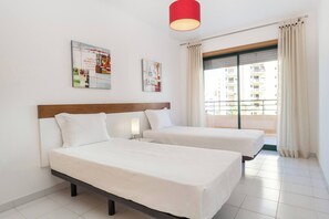 2 bedrooms, iron/ironing board, free WiFi