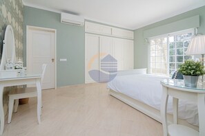 4 bedrooms, iron/ironing board, free WiFi