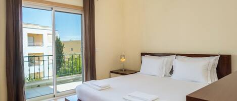 5 bedrooms, in-room safe, iron/ironing board, free WiFi