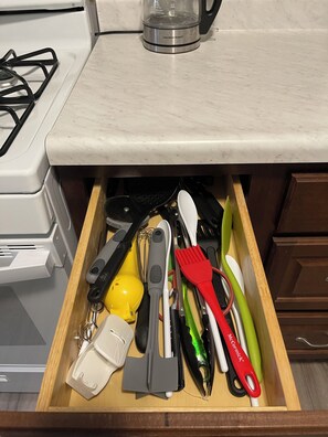 Private kitchen - Peaceful little house in the heart of Maryland Heights (Maryland Heights)