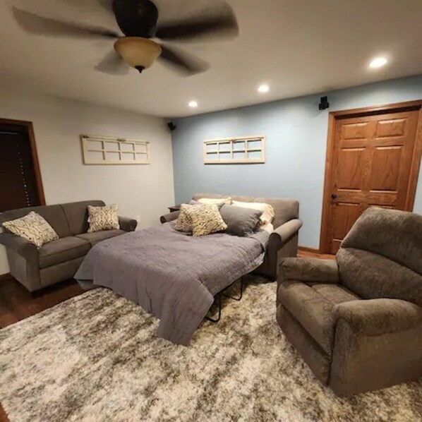 2 bedrooms, WiFi, bed sheets