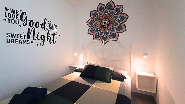 1 camera, Wi-Fi, lenzuola