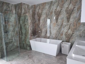 Douche, séchoir à cheveux