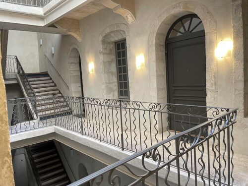 Apartment in Haussmann building 