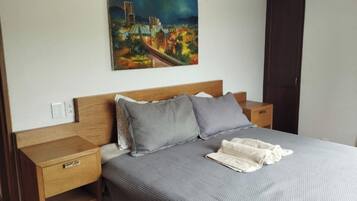 3 bedrooms, iron/ironing board, WiFi, bed sheets