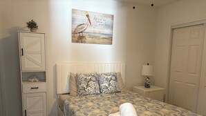 Room - The Pelican Cove - Guest House  (Tampa)