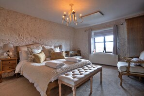 2 bedrooms, iron/ironing board, free WiFi, bed sheets - Blackclough Farmhouse at Blackclough Farm (Buxton)