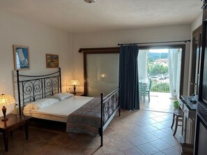 Basic Studio | Bed sheets - residence dolores castle (Campo nell'Elba)
