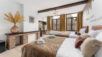 Classic Quadruple Room, City View
