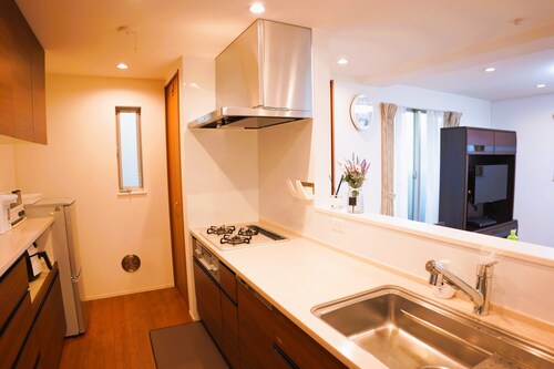 [ 106 ㎡ Detached house completely rented out ] Tokyo Ikebukuro 4LDK (2 toilets + 2 bathrooms) 7 minutes walk from Ikebukuro Station C1 Exit