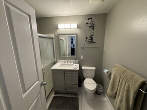 House, Multiple Beds, Pool Access, Pool View (Villa Crayson) | Bathroom | Towels - Villa Crayson (Kissimmee)