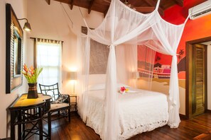 1 bedroom, iron/ironing board, WiFi, bed sheets - Garden Cottage One-Bedroom (St George's)