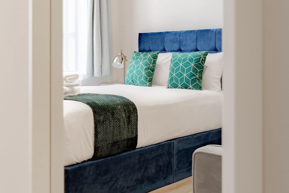 Elite Triple Room, Ensuite, City View
