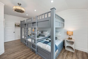 8 Schlafzimmer, Bügeleisen/Bügelbrett, kostenloses WLAN, Bettwäsche