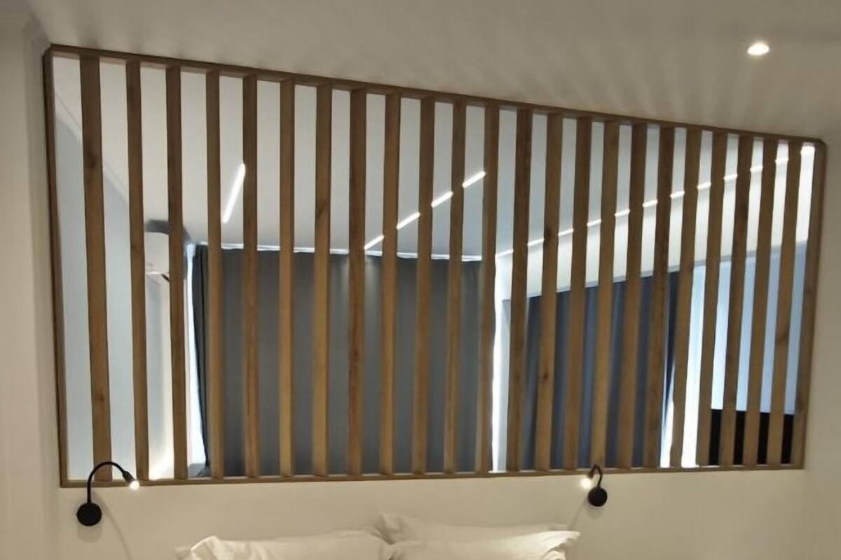 1 bedroom, premium bedding, desk, laptop workspace