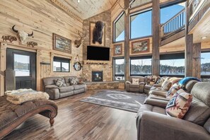 Smart-tv en een open haard