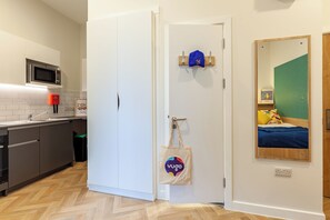 經典開放式客房, 非吸煙房 | 遮光窗簾/窗簾、免費 Wi-Fi