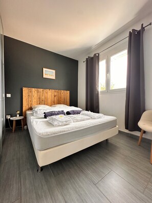 3 dormitorios, tabla de planchar con plancha, wifi gratis y ropa de cama