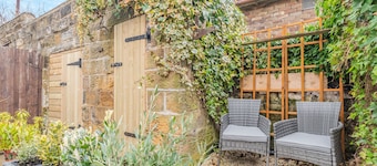 2 bedroom accommodation in Castleton near Whitby