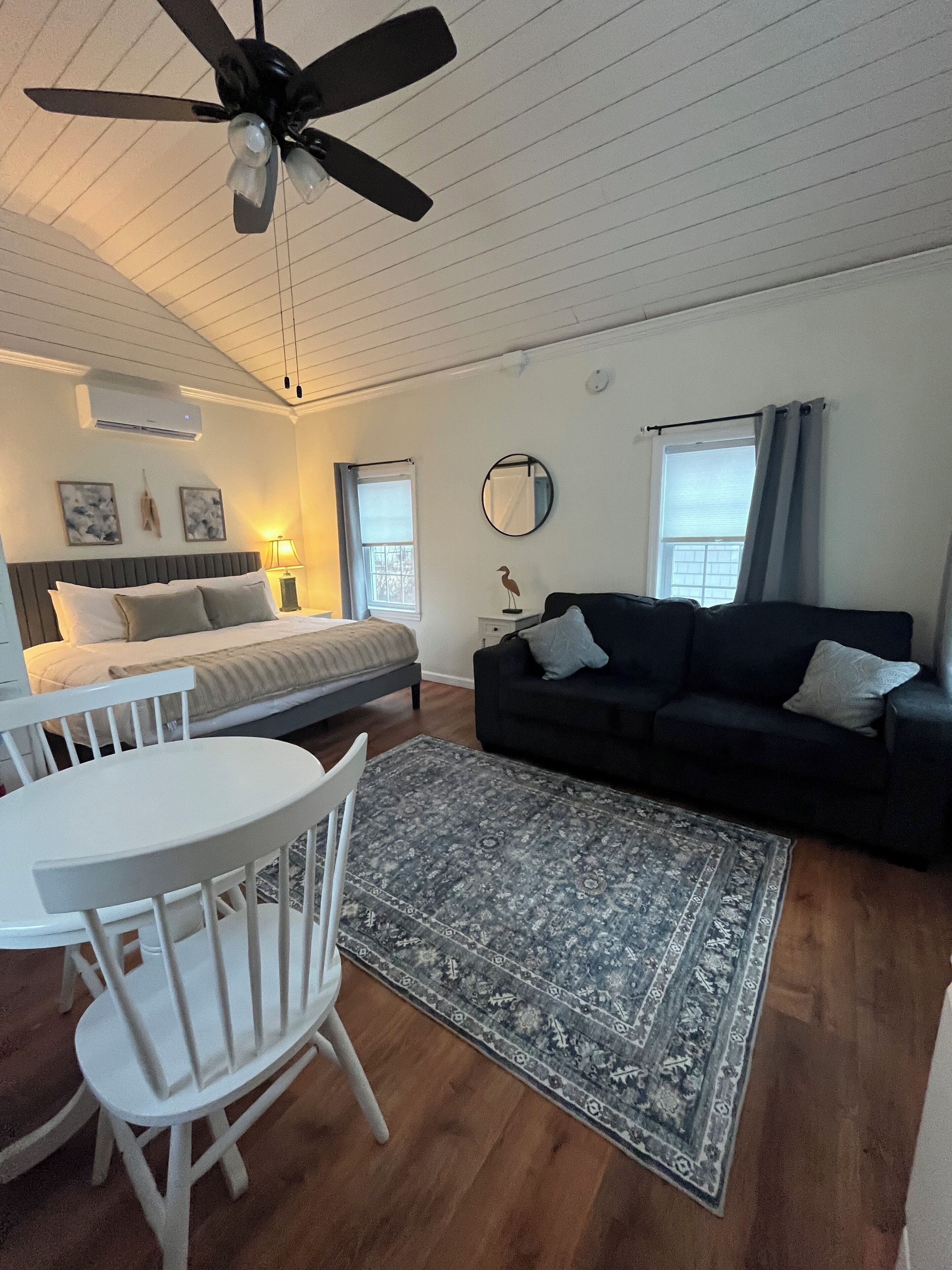 1BR - King Bed - Sofa Bed - Sleeps 4 - POOL - 9