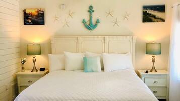 Cottage Mewah | Dilengkapi dengan perabotan berbeda-beda dan tirai kedap cahaya