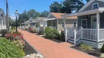 Individually furnished, blackout curtains, iron/ironing board, free WiFi