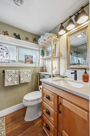 Bathroom - Pine Cove Cottage-Waterfront (Olympia)