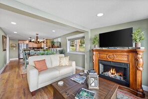 TV, fireplace