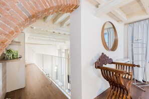 Interior - Contemporary Apartment with Private Outdoor in Lucca (Lucca)