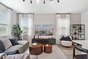 Smart TV - Disney Getaway with Exclusive Resort Water Park & Private BBQ (Davenport)