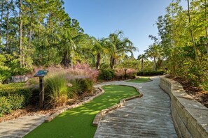 Property grounds - Disney Getaway with Exclusive Resort Water Park & Private BBQ (Davenport)