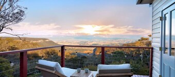 Cooee Cottage  Spectacular Views Blackheath