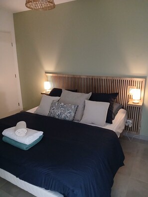 1 chambre, fer et planche à repasser, Wi-Fi, draps fournis