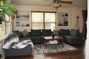 Smart-TV, Kamin, DVD-Player