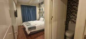 Standard-Doppelzimmer, Stadtblick | Bettwäsche aus ägyptischer Baumwolle, hochwertige Bettwaren