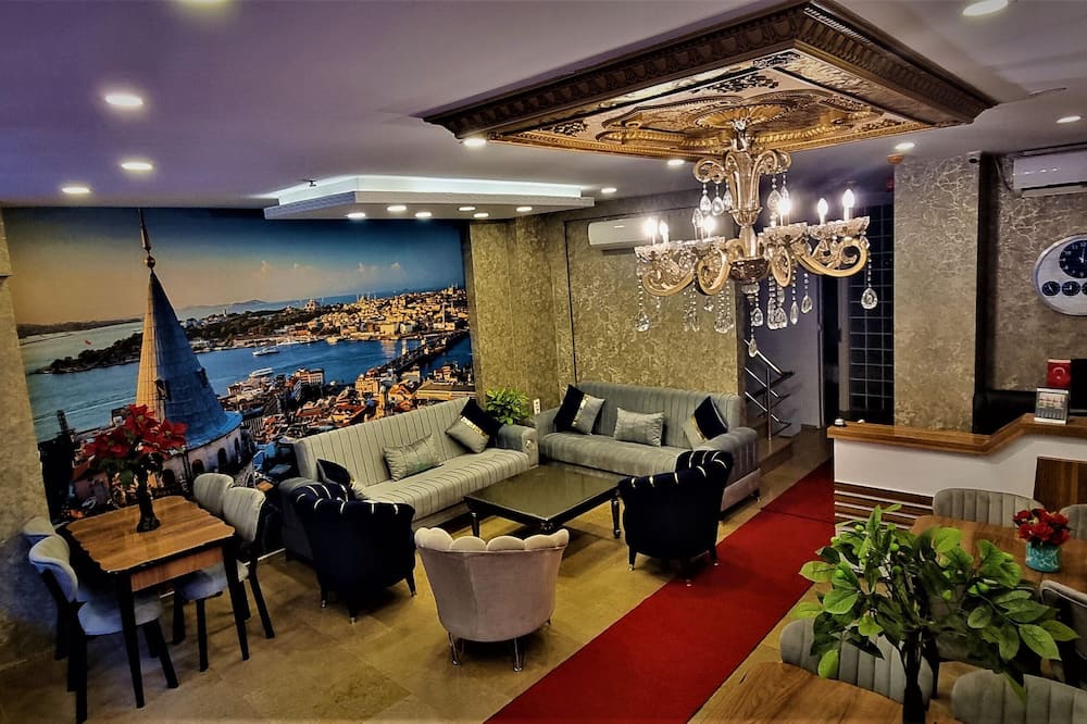 By Historyal Hotel Due