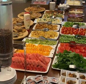 Tägliches inbegriffenes Frühstücksbuffet
