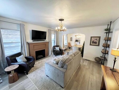 MidTown Reno Plumas Bungalow