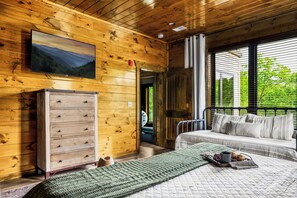 5 quartos, ferros/tábuas de passar roupa, Wi-Fi, roupa de cama