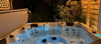 
Mini-Villa 75m² piscine jacuzzi salle de sport privatisés à 800m des commerces