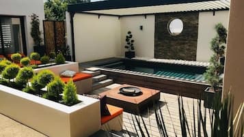 Piscine extérieure, piscine chauffée