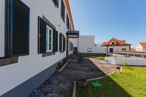 Esterni
